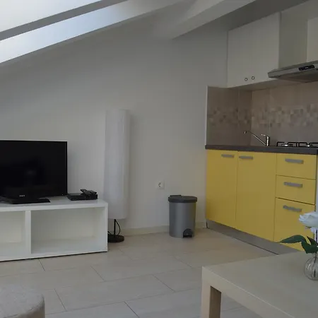 Mare I Apartment *